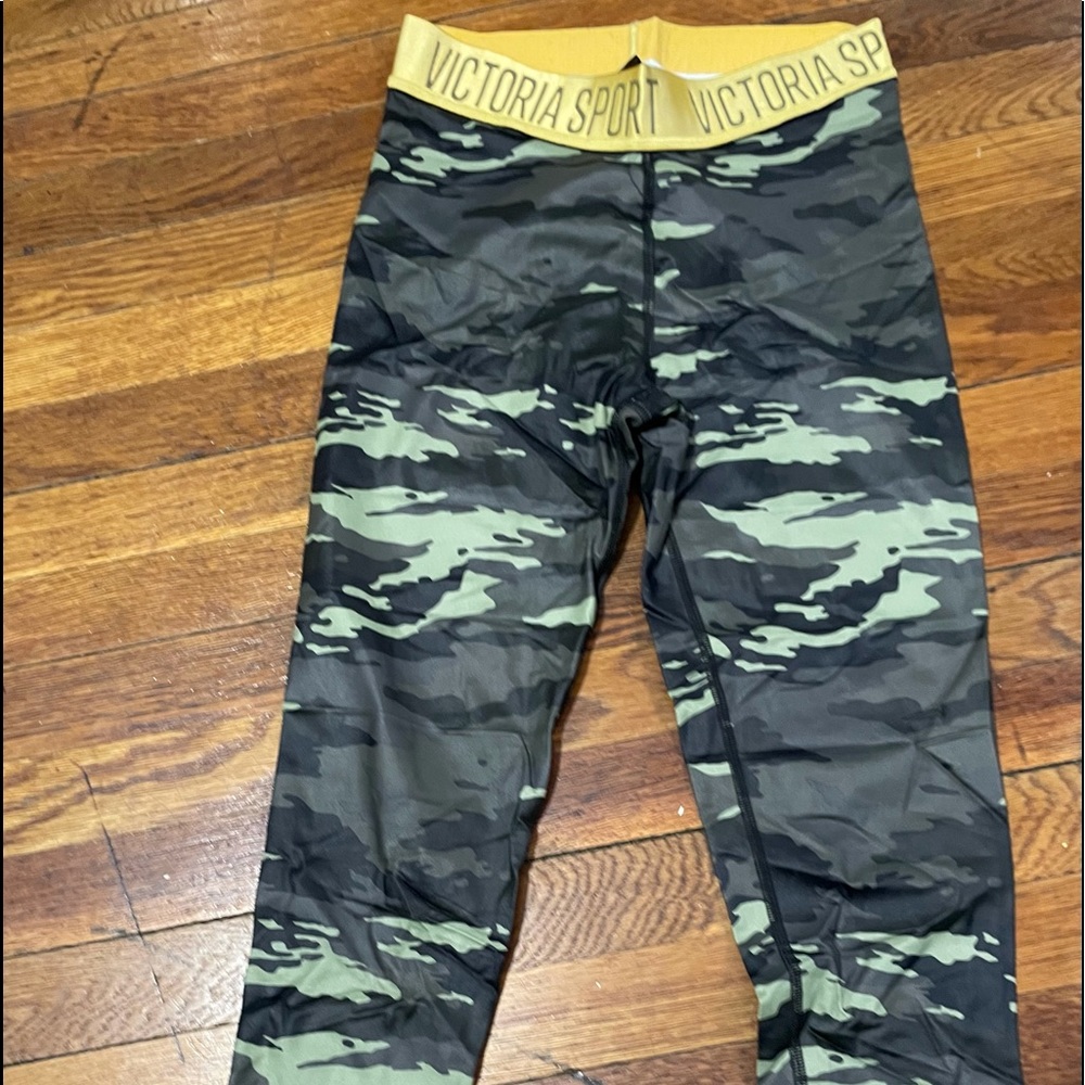 Victoria’s Secret Camouflage Workout Leggings